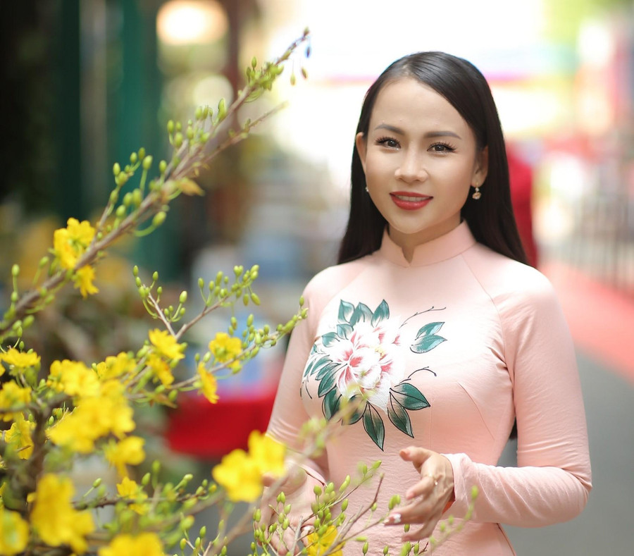 TS Nguyễn Thị Quốc Minh (Giảng viên Khoa Văn học, Trường Đại học Khoa học xã hội và Nhân văn, ĐHQG TP.HCM) TS Nguyễn Thị Quốc Minh (Giảng viên Khoa Văn học, Trường Đại học Khoa học xã hội và Nhân văn, ĐHQG TP.HCM)
