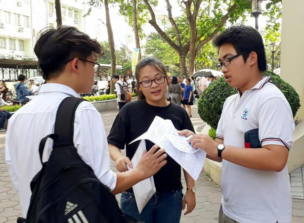 Đề Văn điều kiện vào chuyên Sư phạm tương đối nhẹ nhàng