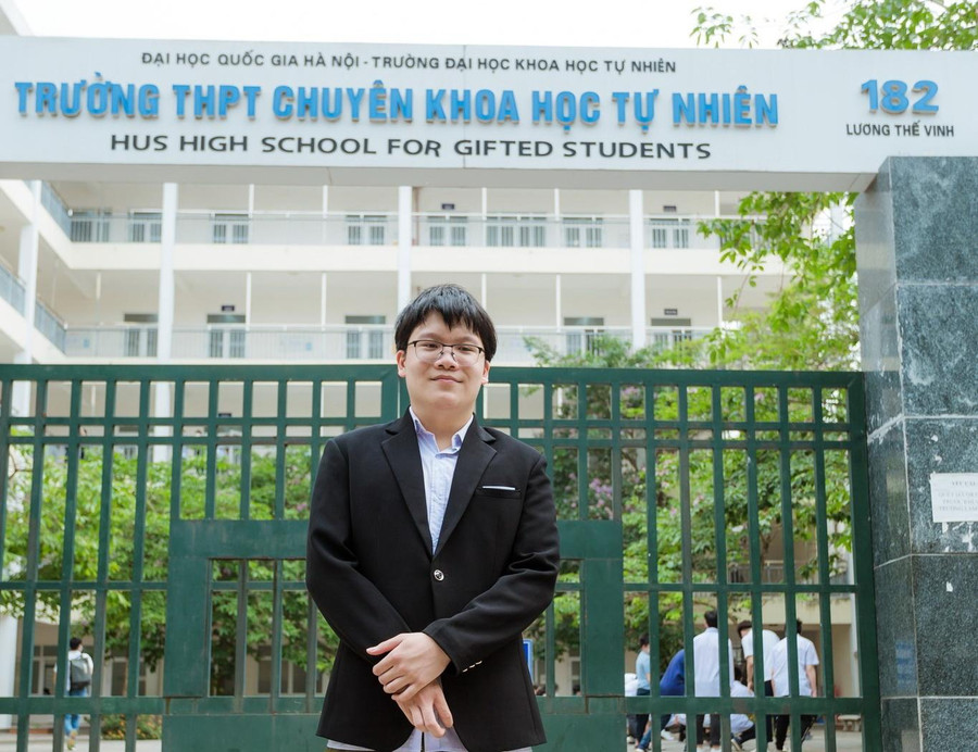 Dương Minh Khôi- học sinh Trường THPT chuyên Khoa học Tự nhiên Dương Minh Khôi- học sinh Trường THPT chuyên Khoa học Tự nhiên