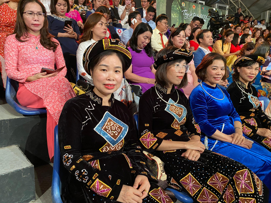 Cô Lê Thị Ngọc - Hiệu trưởng Trường mầm non Phùng Chí Kiên (Bắc Kạn). Ảnh: Ngô Chuyên. Cô Lê Thị Ngọc - Hiệu trưởng Trường mầm non Phùng Chí Kiên (Bắc Kạn). Ảnh: Ngô Chuyên.