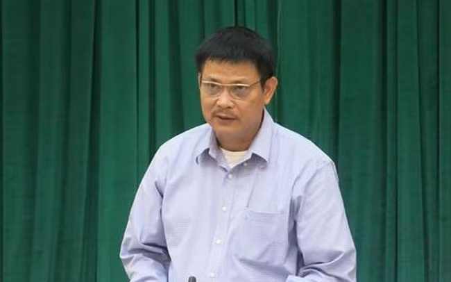 Ông Phùng Quang Thức thông tin tại hội nghị