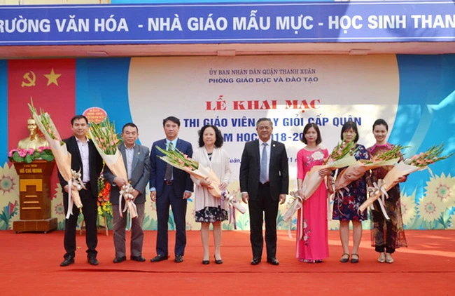 Ban Giám khảo của hội thi