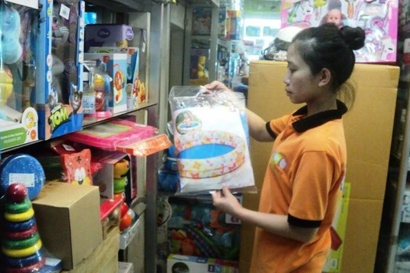 Bể bơi phao mini được gấp gọn rất tiện lợi