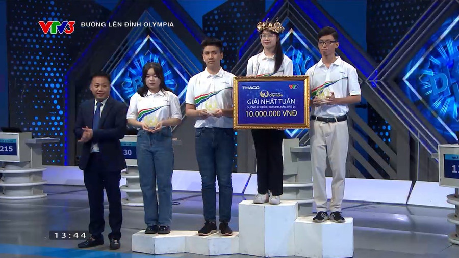 Vân Khanh giành vòng nguyệt quế. Vân Khanh giành vòng nguyệt quế.