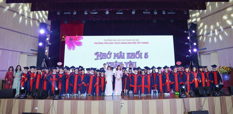 Lễ trưởng thành của học sinh khối lớp 5.