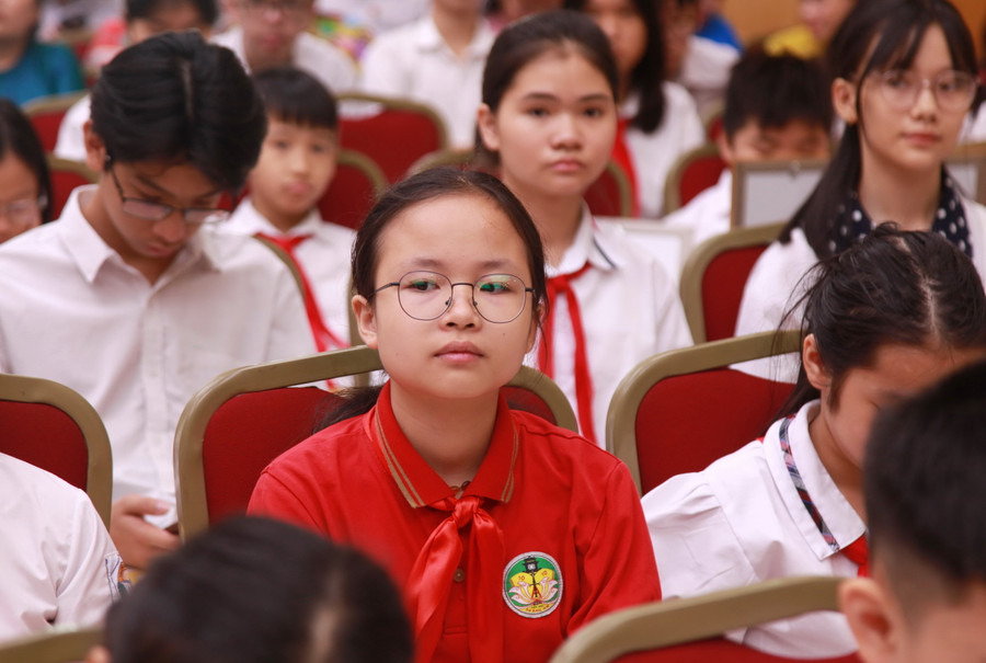 Học sinh quận Hoàn Kiếm đạt được nhiều thành tích xuất sắc trong năm học 2023-2024. Học sinh quận Hoàn Kiếm đạt được nhiều thành tích xuất sắc trong năm học 2023-2024.