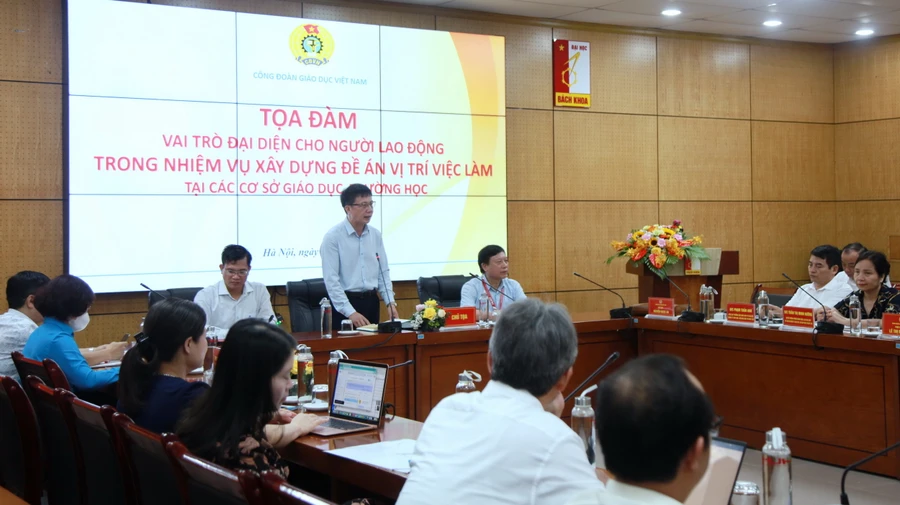 Quang cảnh buổi tọa đàm.