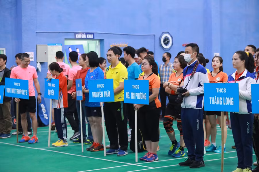 Các đội tham dự giải đấu.