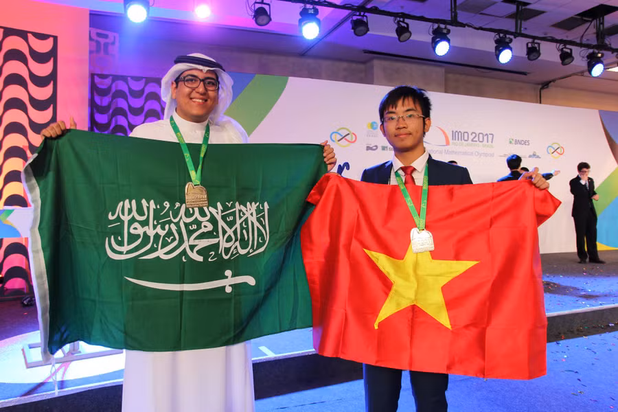 Nam Khánh tại cuộc thi Olympic Toán quốc tế 2017