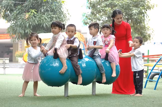 Cô giáo mầm non tận tụy với nghề, tâm huyết, sáng tạo