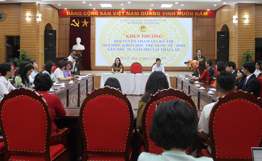 Quang cảnh buổi lễ. Quang cảnh buổi lễ.