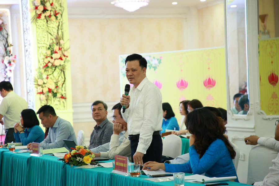 Đại biểu thảo luận tại hội nghị.