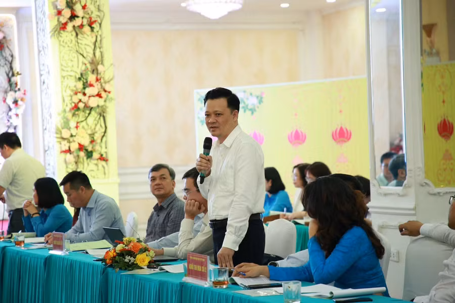 Đại biểu thảo luận tại hội nghị.