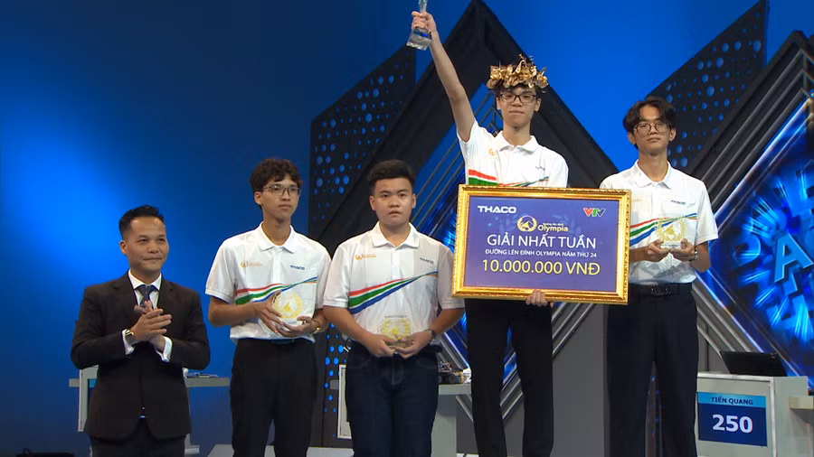 Nguyễn Tiến Quang giành vòng nguyệt quế cuộc thi tuần Olympia.