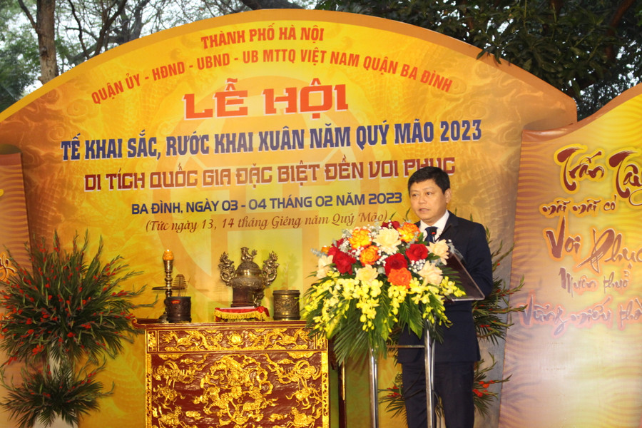 Chủ tịch UBND quận Ba Đình - Tạ Nam Chiến phát biểu khai mạc lễ hội. Chủ tịch UBND quận Ba Đình - Tạ Nam Chiến phát biểu khai mạc lễ hội.