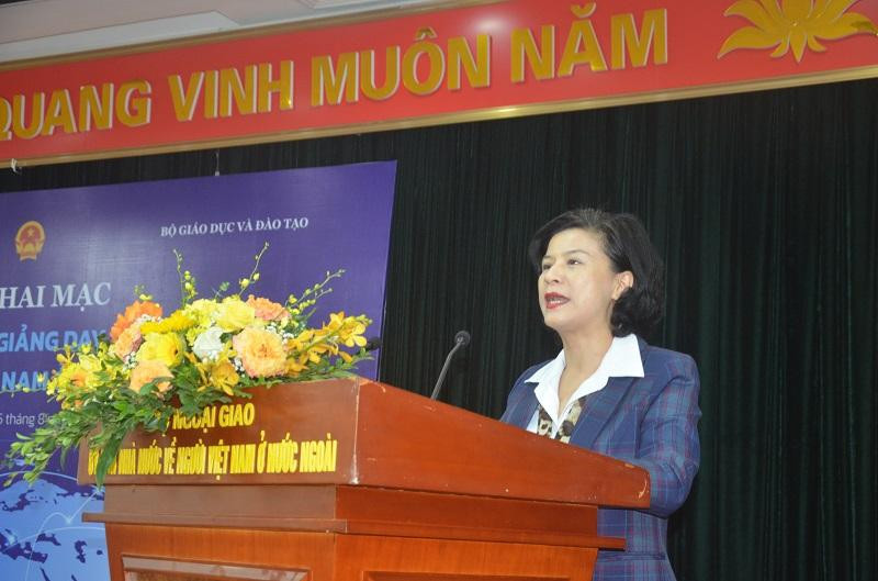 Bà Vũ Thị Tú Anh – Phó Vụ trưởng Vụ Giáo dục Thường xuyên, Bộ GD&ĐT. Ảnh Ngô Chuyên. Bà Vũ Thị Tú Anh – Phó Vụ trưởng Vụ Giáo dục Thường xuyên, Bộ GD&ĐT. Ảnh Ngô Chuyên.