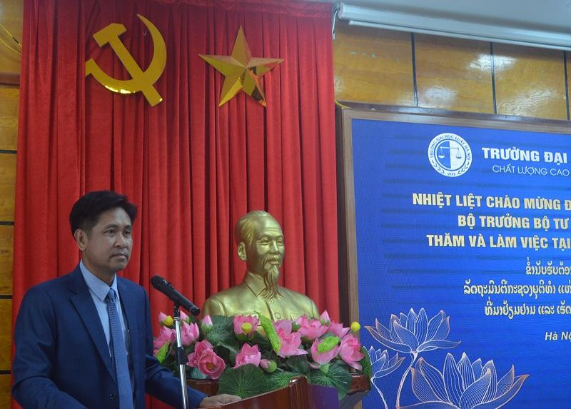 Bộ trưởng Bộ Tư Pháp CHDCND Lào Phayvy Siboualypha. Ảnh Ngô Chuyên. Bộ trưởng Bộ Tư Pháp CHDCND Lào Phayvy Siboualypha. Ảnh Ngô Chuyên.