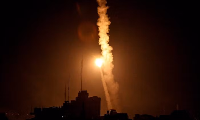 Số người Palestine thiệt mạng trong các cuộc tấn công ở Gaza lên tới hơn 132 người, trong đó có 32 trẻ em.