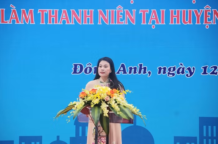 Giám đốc Sở Lao động Thương binh và Xã hội Thành phố Hà Nội - Bạch Liên Hương phát biểu khai mạc Lễ ký Chương trình phối hợp công tác và Phiên giao dịch việc làm.