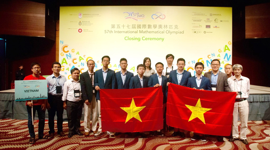 Đoàn học sinh Việt Nam dự thi Olympic Toán quốc tế 2016