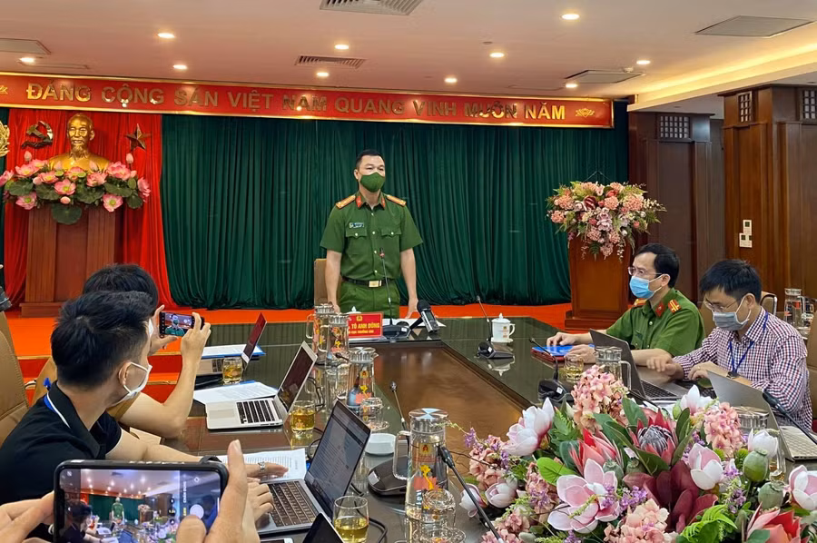 Thượng tá Tô Anh Dũng, Phó Cục trưởng Cục Cảnh sát quản lý hành chính về trật tự xã hội thông tin tại họp báo.