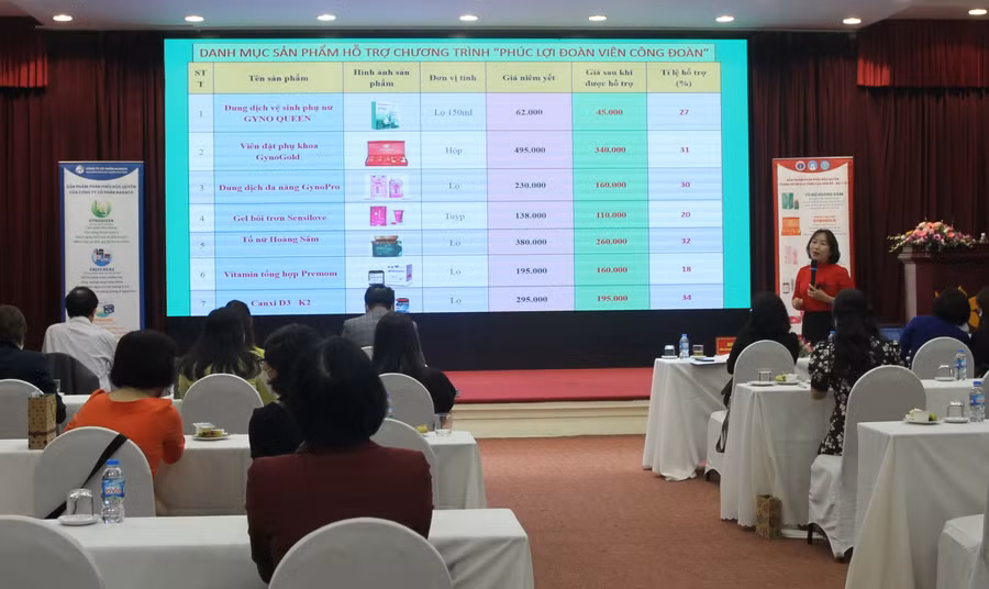 Thảo luận, trao đổi giữa chuyên gia với đại biểu nữ nhà giáo, người lao động