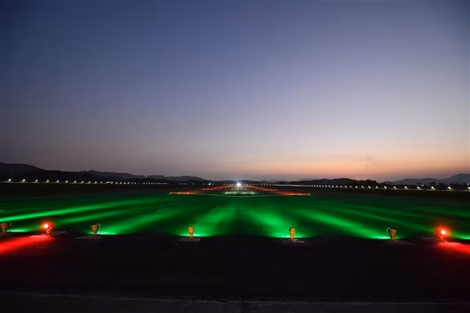 Đường băng sân bay Vân Đồn