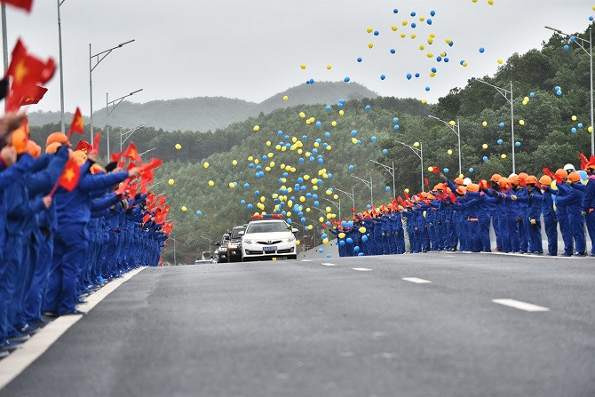 Lễ thông tuyến cao tốc Hạ Long- Vân Đồn Lễ thông tuyến cao tốc Hạ Long- Vân Đồn