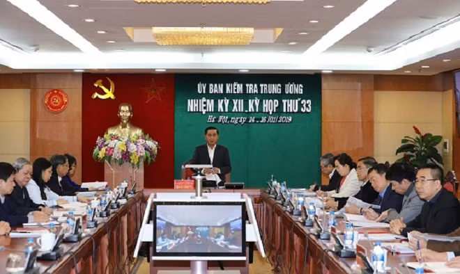 Kỷ luật bằng hình thức khiển trách Chủ tịch UBND tỉnh Đắk Nông, cảnh cáo Phó Chủ tịch UBND tỉnh Đắk Nông