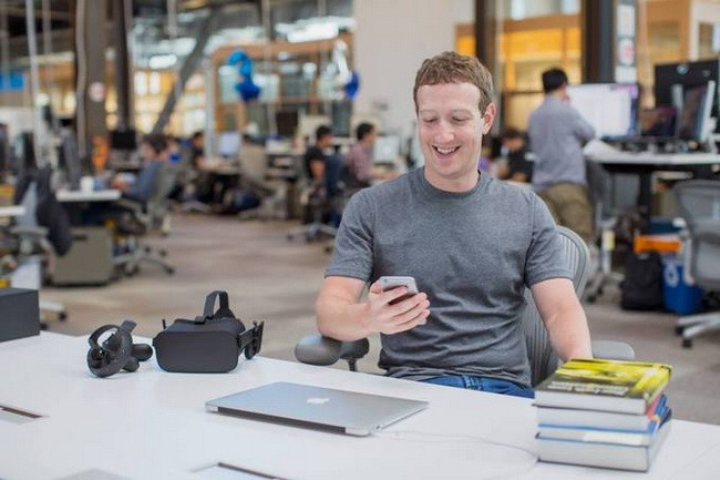 Các tỷ phú USD ở thung lũng Silicon dùng điện thoại gì 