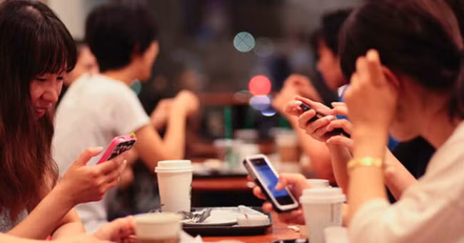 Hơn 40 triệu người Việt đang làm gì trên smartphone mỗi ngày?