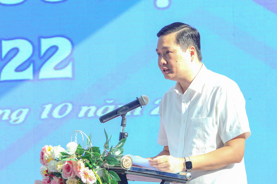 Phó Giám đốc Sở Lao động- TB&amp;XH Hà Nội Nguyễn Quốc Khánh phát biểu tại phiên giao dịch.