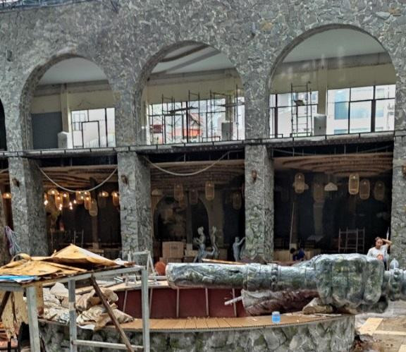 Xin cải tạo tòa nhà, chủ đầu tư 'cơi nới' nhiều tượng cùng vật kiến trúc ảnh 1