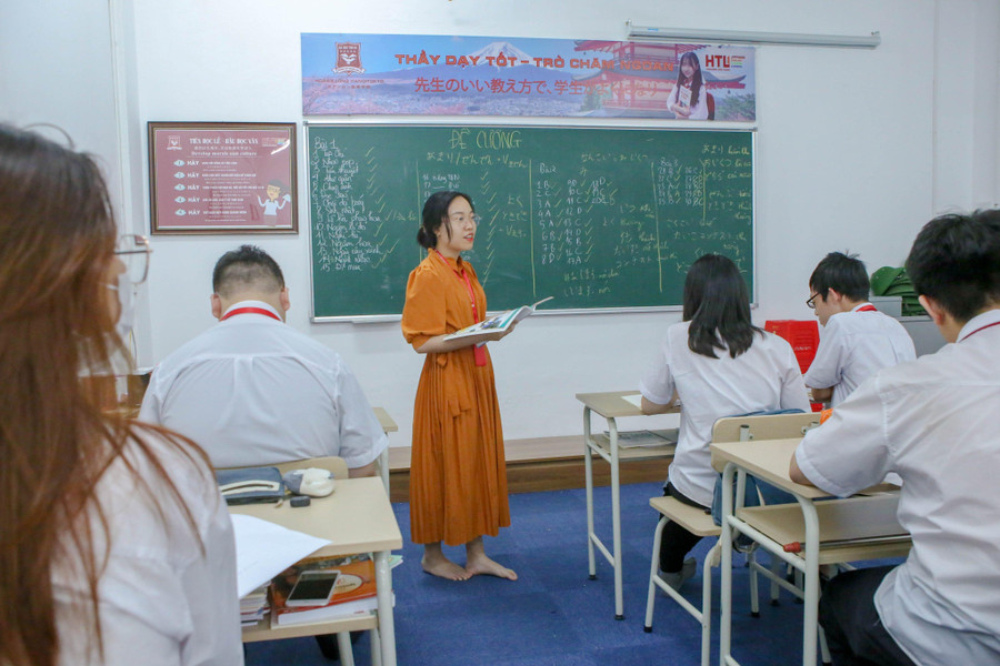 Học sinh trường THPT Hoàng Long được tiếp cận sớm và có nhiều lựa chọn hướng nghiệp đi du học tới Anh, Mỹ, Úc, Canada, Nhật Bản, Hàn Quốc... Học sinh trường THPT Hoàng Long được tiếp cận sớm và có nhiều lựa chọn hướng nghiệp đi du học tới Anh, Mỹ, Úc, Canada, Nhật Bản, Hàn Quốc...