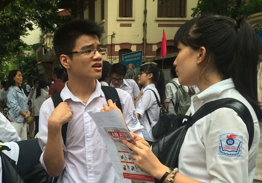 Ngày đầu tuyển sinh lớp 10: Đề thi phân hóa, thí sinh tự tin