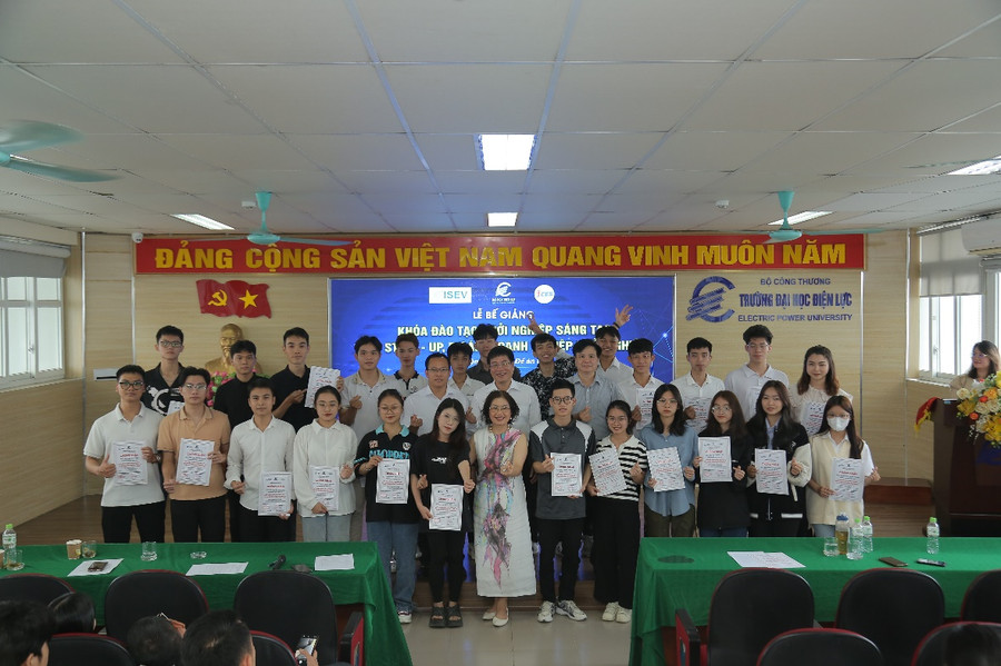 Bế giảng khóa đào tạo khởi nghiệp sáng tạo cho Startup, dự án/doanh nghiệp khởi nghiệp.