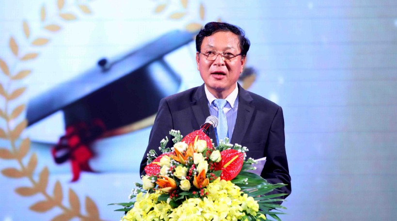 Bộ trưởng Bộ GD&ĐT Phạm Vũ Luận phát biểu tại buổi lễ