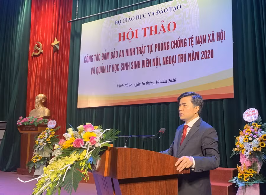 Ông Bùi Văn Linh phát biểu khai mạc hội thảo