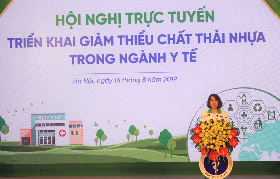 Bà Nguyễn Thị Liên Hương – Cục trưởng Cục Quản lý môi trường y tế phổ biến Chỉ thị của Bộ trưởng Bộ Y tế về giảm thiểu chất thải nhựa ngành y tế Bà Nguyễn Thị Liên Hương – Cục trưởng Cục Quản lý môi trường y tế phổ biến Chỉ thị của Bộ trưởng Bộ Y tế về giảm thiểu chất thải nhựa ngành y tế