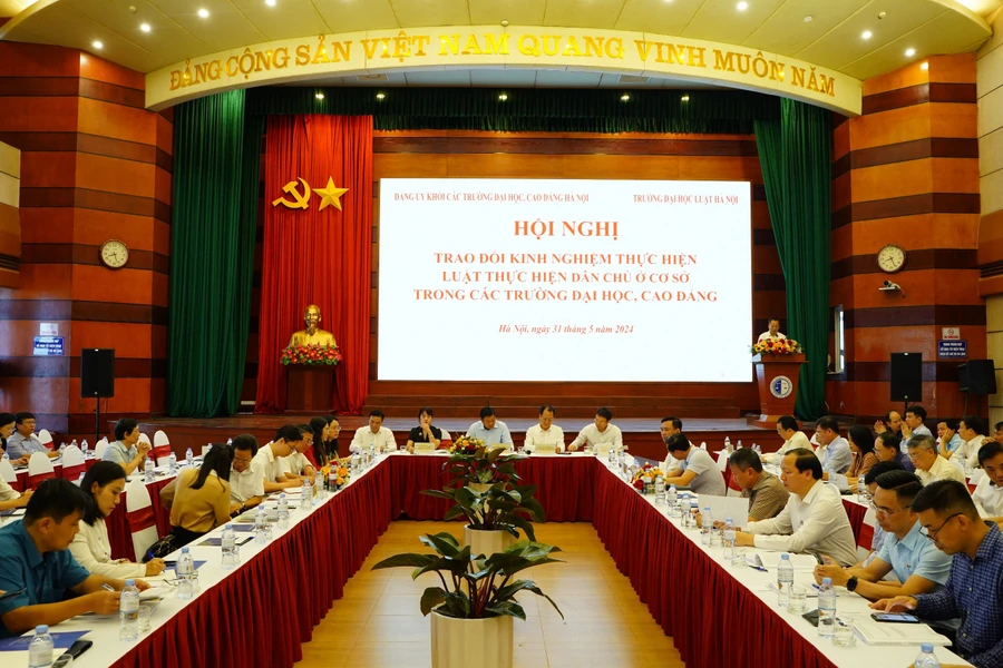 Quang cảnh hội nghị.