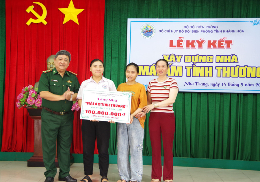 Đồn Biên phòng Cầu Bóng xây nhà tặng học sinh nghèo vượt khó ảnh 1 Đồn Biên phòng Cầu Bóng xây nhà tặng học sinh nghèo vượt khó ảnh 1