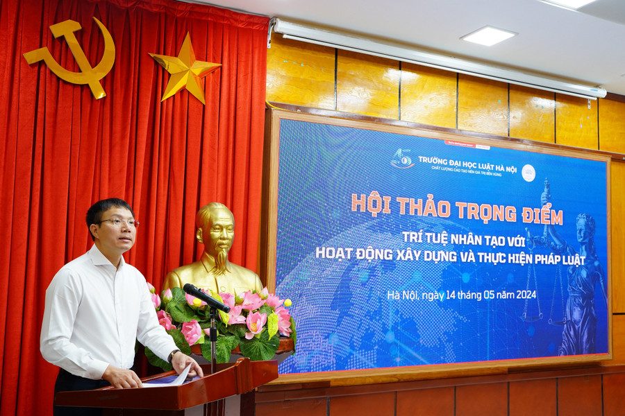 TS Đoàn Trung Kiên - Hiệu trưởng Trường ĐH Luật Hà Nội. TS Đoàn Trung Kiên - Hiệu trưởng Trường ĐH Luật Hà Nội.