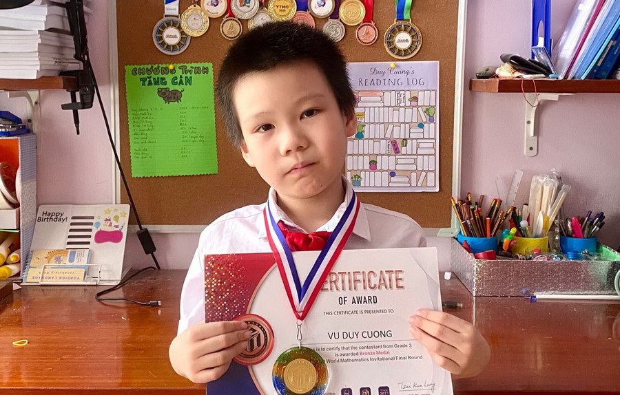 Duy Cường sở hữu hàng chục huy chương quốc tế, trong đó có 9 huy chương Vàng