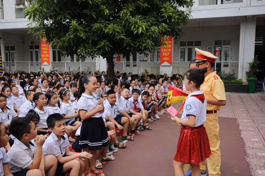 Học sinh được tham gia nhiều hoạt động ngoại khóa, được chia sẻ cảm xúc của mình