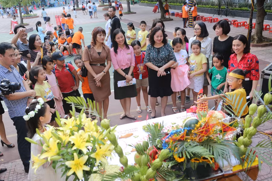 Môi trường giáo dục thân thiện tại Trường Tiểu học Dịch Vọng B (Ảnh chụp trước thời điểm dịch Covid-19 bùng phát tại Hà Nội)