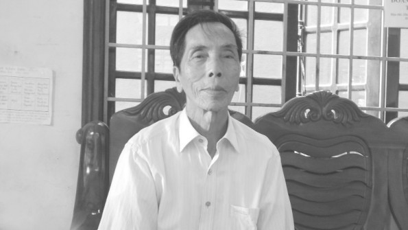 Ông Nguyễn Đức Lãng – Người nhiều năm may cờ Tổ quốc để treo ở cột cờ Hiền Lương