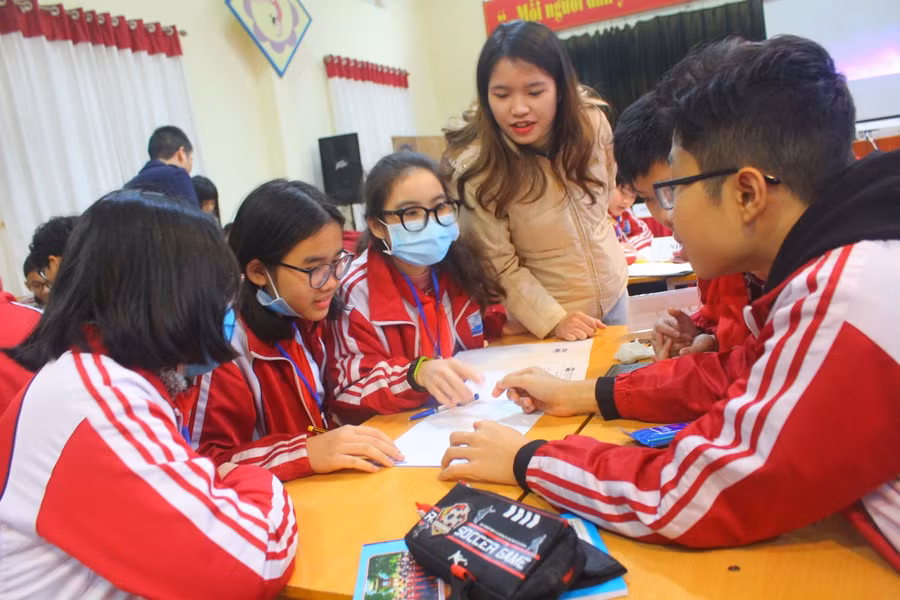 Học sinh hào hứng với tiết học đặc biệt.