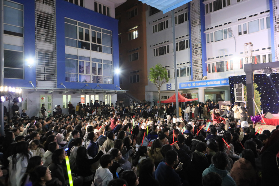 Quang cảnh Lễ hội Tỏa sáng - Shining Festival. Quang cảnh Lễ hội Tỏa sáng - Shining Festival.