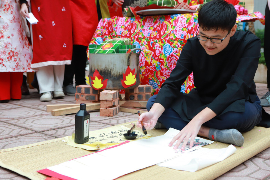 Học sinh được vẽ tranh chữ nói về ước vọng ngày xuân.