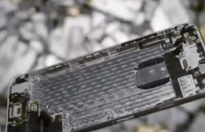 Tháo dỡ iPhone 6 trong... 11 giây